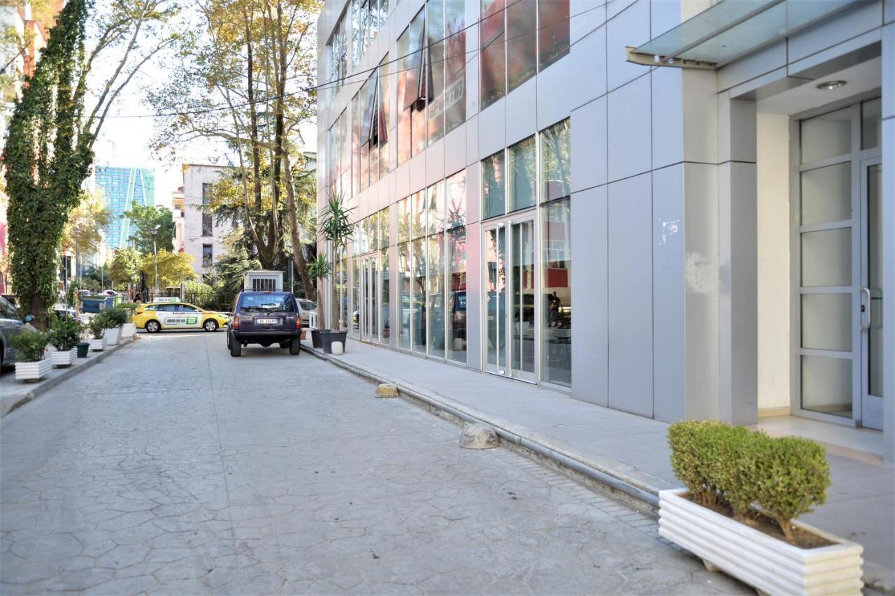 Haris Apartments Тирана Екстериор снимка